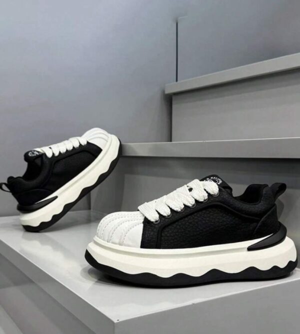 Black and white Lightweight Thick-Soled Casual Sneakers