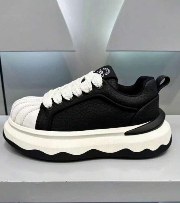 Black and white Lightweight Thick-Soled Casual Sneakers