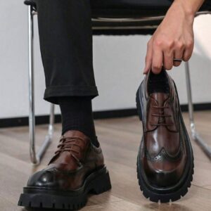 Brown Classic Retro Brogue Carved Men's Casual Leather Shoes