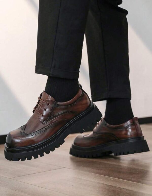 Brown Classic Retro Brogue Carved Men's Casual Leather Shoes