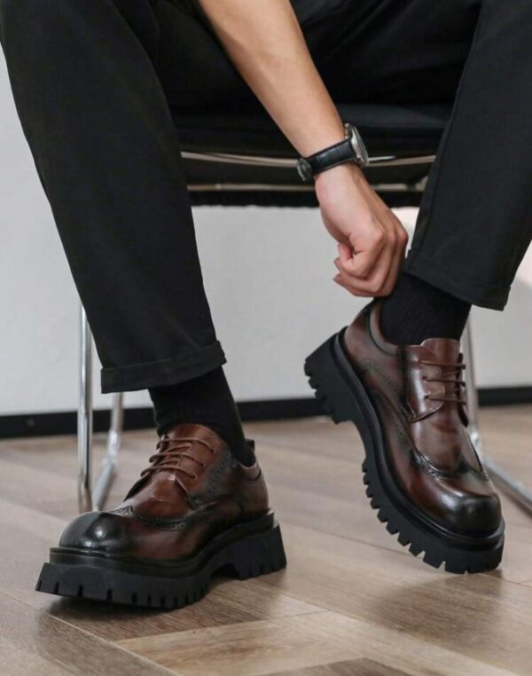 Brown Classic Retro Brogue Carved Men's Casual Leather Shoes