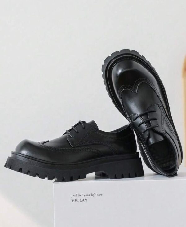 Black Classic Retro Brogue Carved Men's Casual Leather Shoes