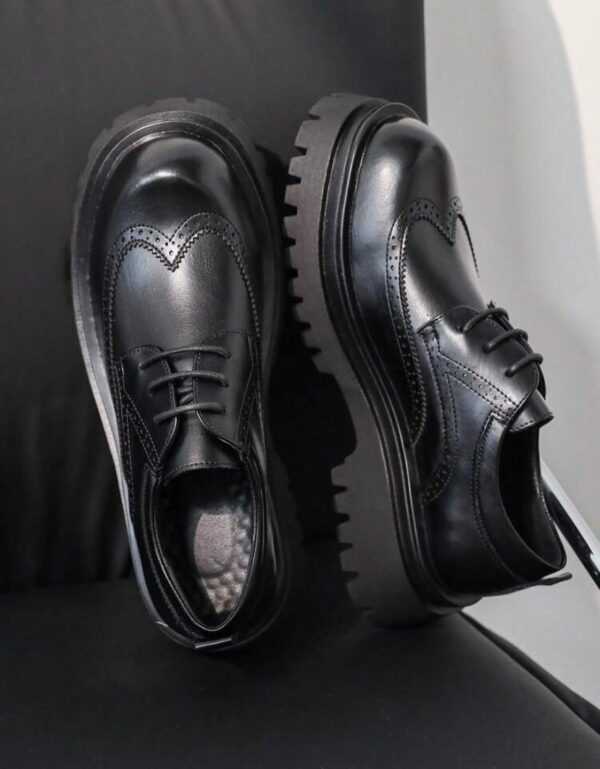 Black Classic Retro Brogue Carved Men's Casual Leather Shoes