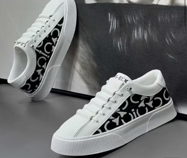 White/Black Vintage Low Sole sneakers