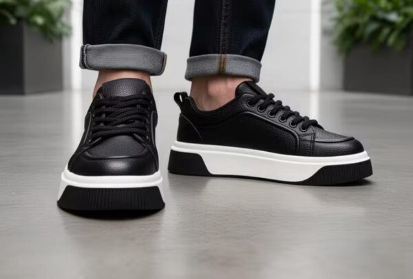 Black white think sole sneaker