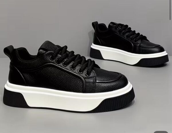 Black white think sole sneaker