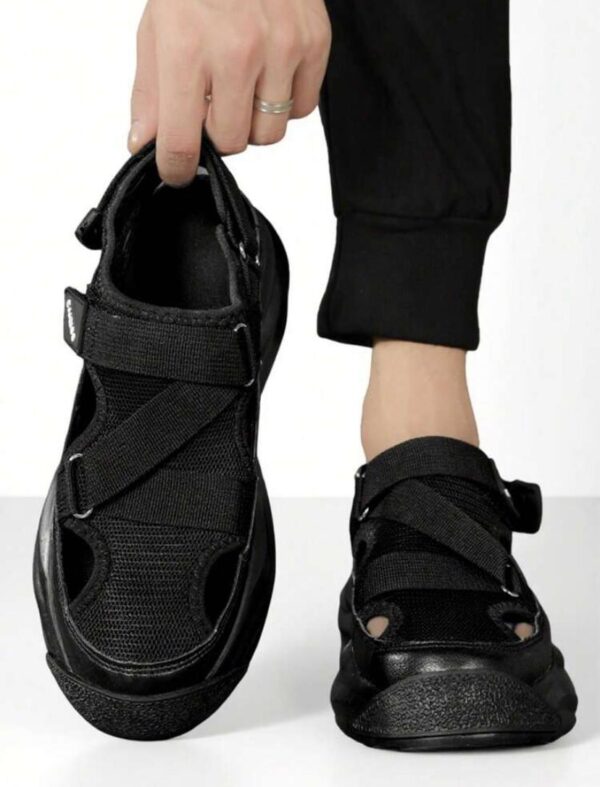 Black outdoor fashion slippers