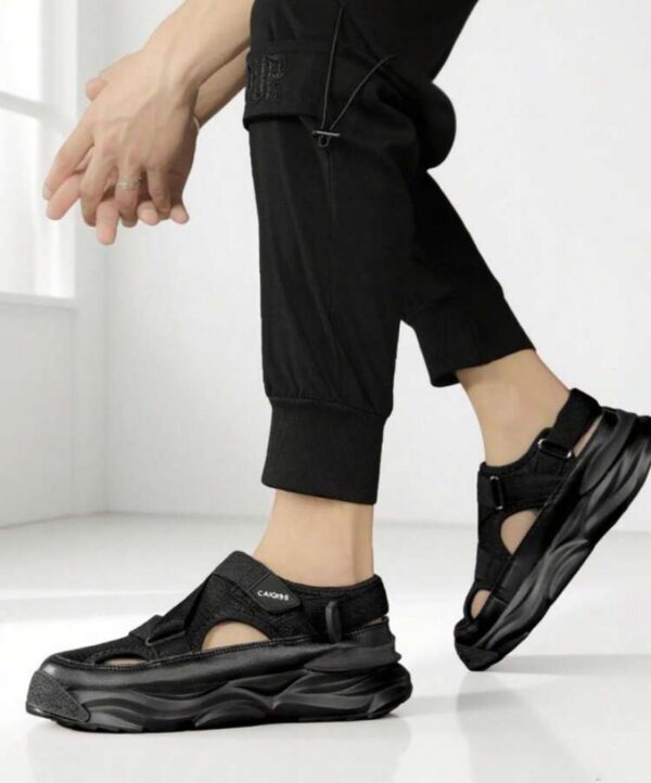 Black outdoor fashion slippers