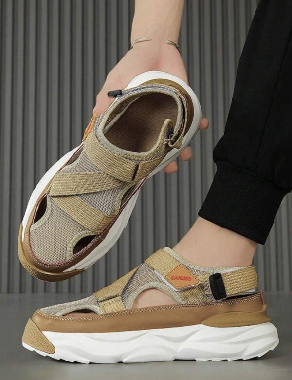 Brown outdoor fashion slippers