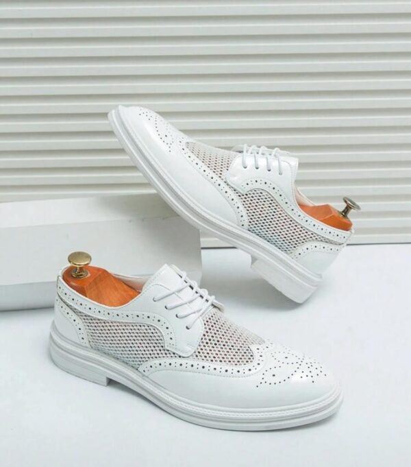 White formal classic breathable shoes